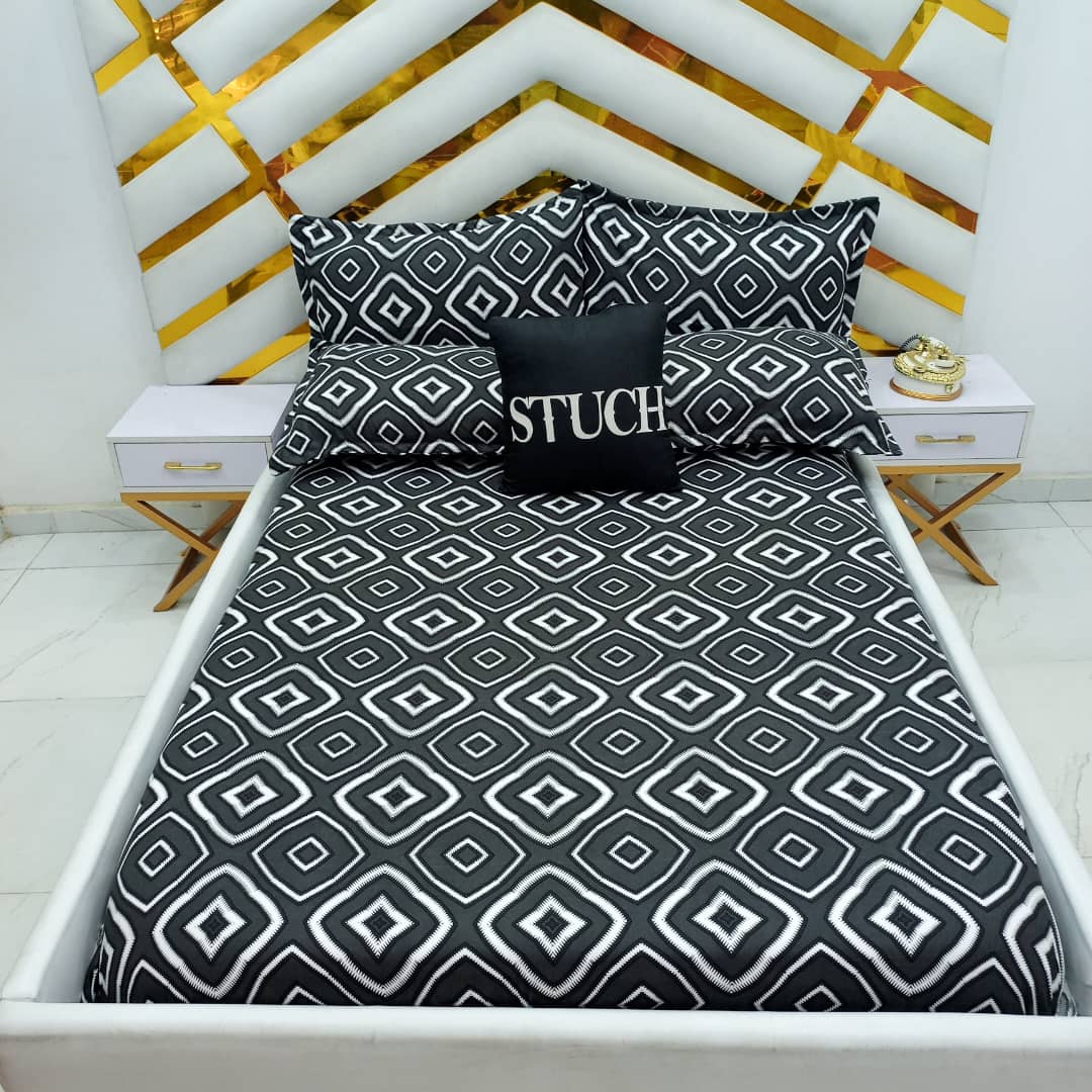 BLACK SQUARE 7/7 DUVET SET